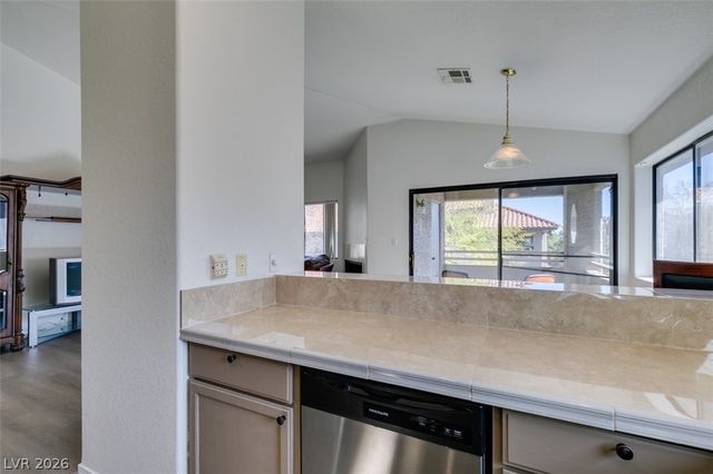 5054 South Rainbow Boulevard 202, Las Vegas, NV 89118