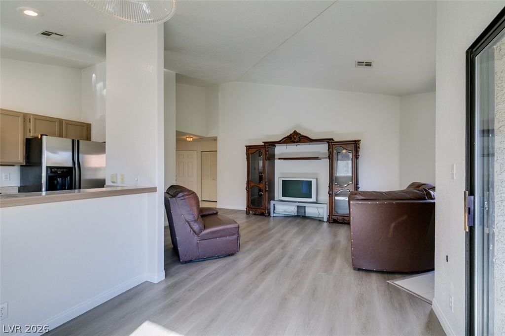 5054 South Rainbow Boulevard 202, Las Vegas, NV 89118