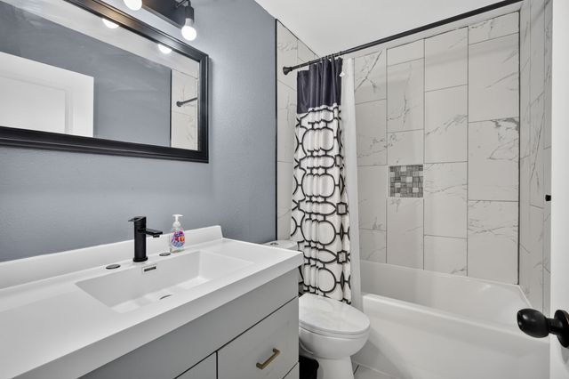 520 E Thornton Avenue, Des Moines, IA 50315