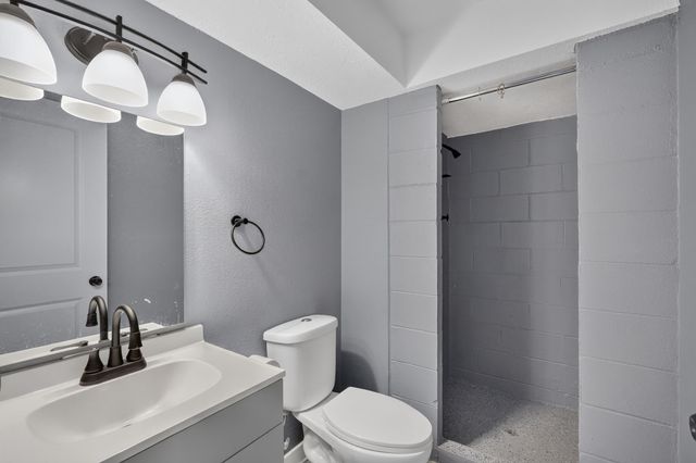520 E Thornton Avenue, Des Moines, IA 50315