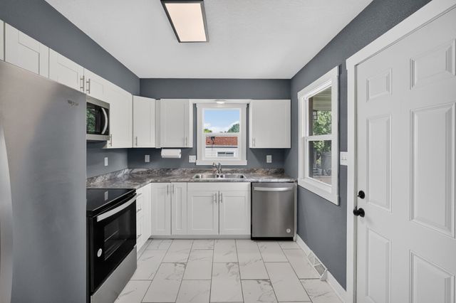 520 E Thornton Avenue, Des Moines, IA 50315