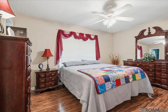 12222 Tickfaw Dr, Baton Rouge, LA 70818