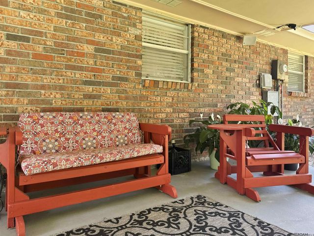 12222 Tickfaw Dr, Baton Rouge, LA 70818