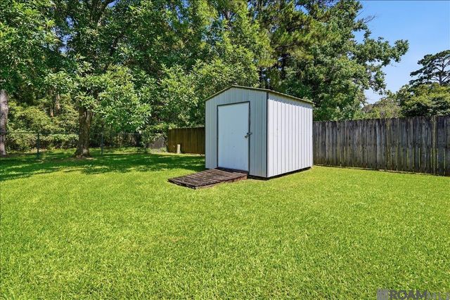 12222 Tickfaw Dr, Baton Rouge, LA 70818