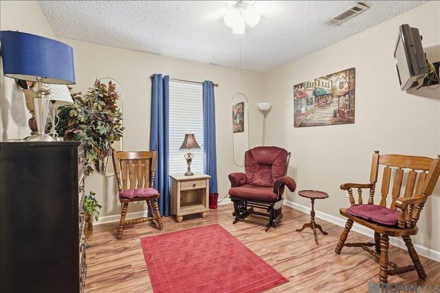12222 Tickfaw Dr, Baton Rouge, LA 70818