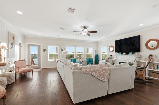 2009 Oceanview Drive, Seabrook, TX 77586