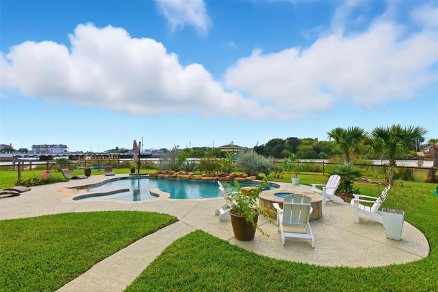 2009 Oceanview Drive, Seabrook, TX 77586