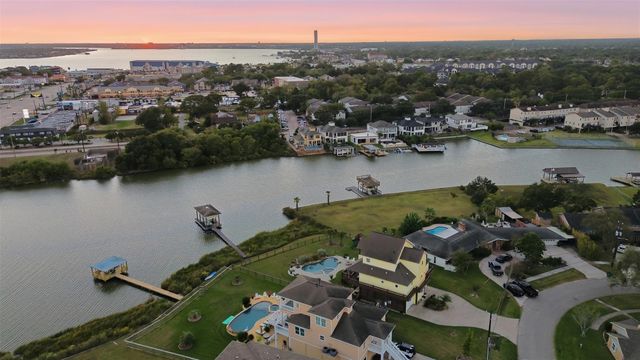 2009 Oceanview Drive, Seabrook, TX 77586