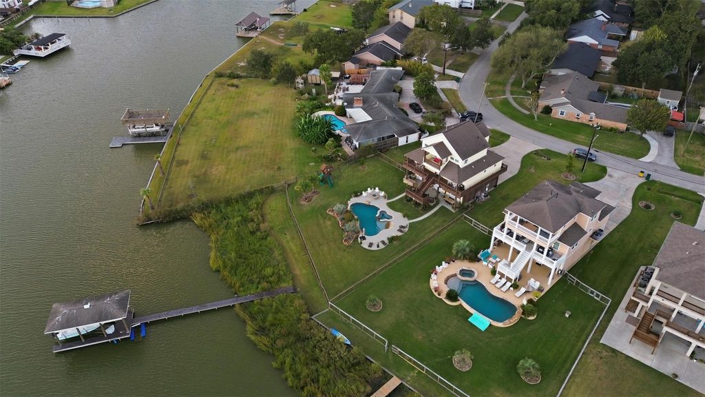 2009 Oceanview Drive, Seabrook, TX 77586