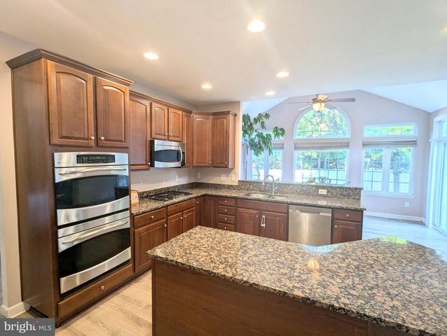 60 LAMP POST DR, Barnegat, NJ 08005