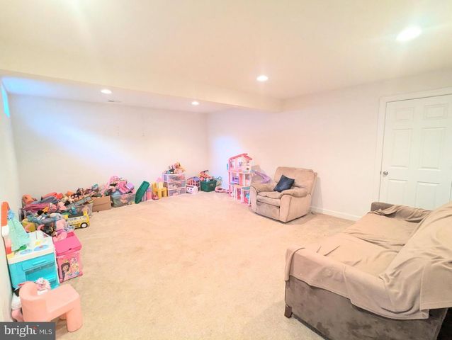 60 LAMP POST DR, Barnegat, NJ 08005