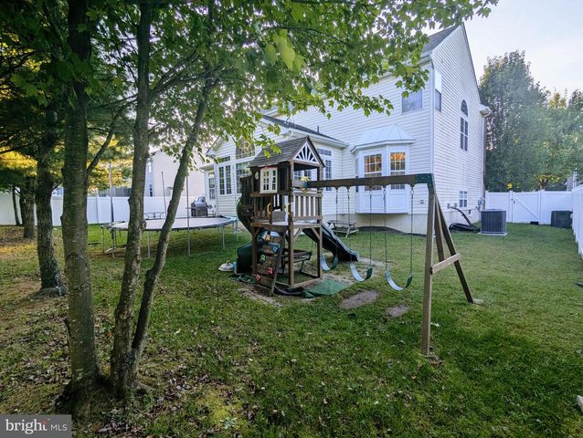 60 LAMP POST DR, Barnegat, NJ 08005