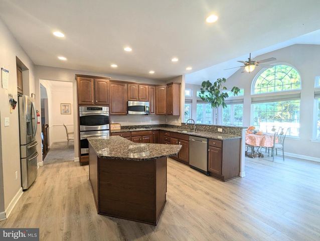 60 LAMP POST DR, Barnegat, NJ 08005