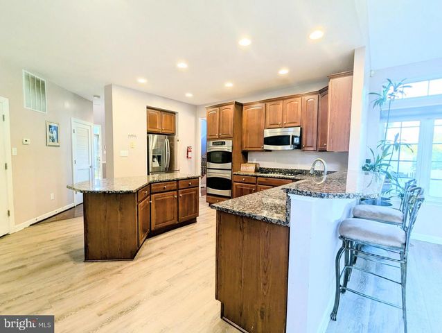 60 LAMP POST DR, Barnegat, NJ 08005