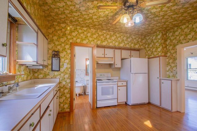 412 S 10th STREET, Watertown, WI 53094