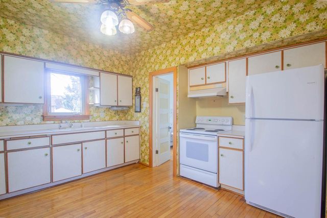 412 S 10th STREET, Watertown, WI 53094