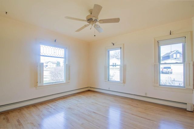 412 S 10th STREET, Watertown, WI 53094