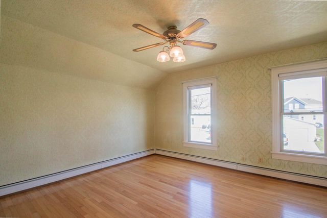 412 S 10th STREET, Watertown, WI 53094