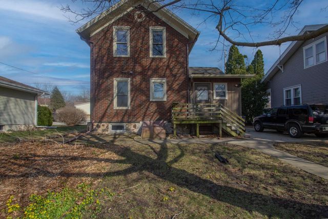 412 S 10th STREET, Watertown, WI 53094