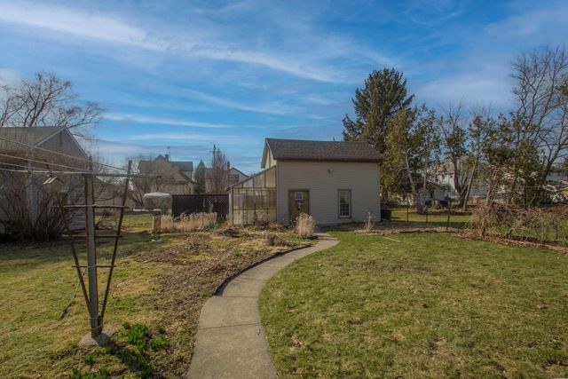 412 S 10th STREET, Watertown, WI 53094