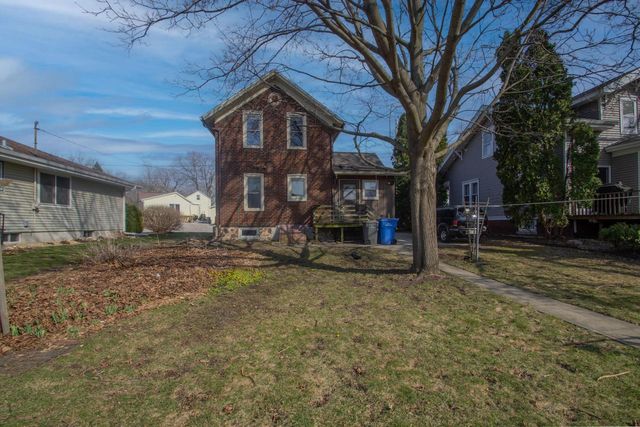 412 S 10th STREET, Watertown, WI 53094