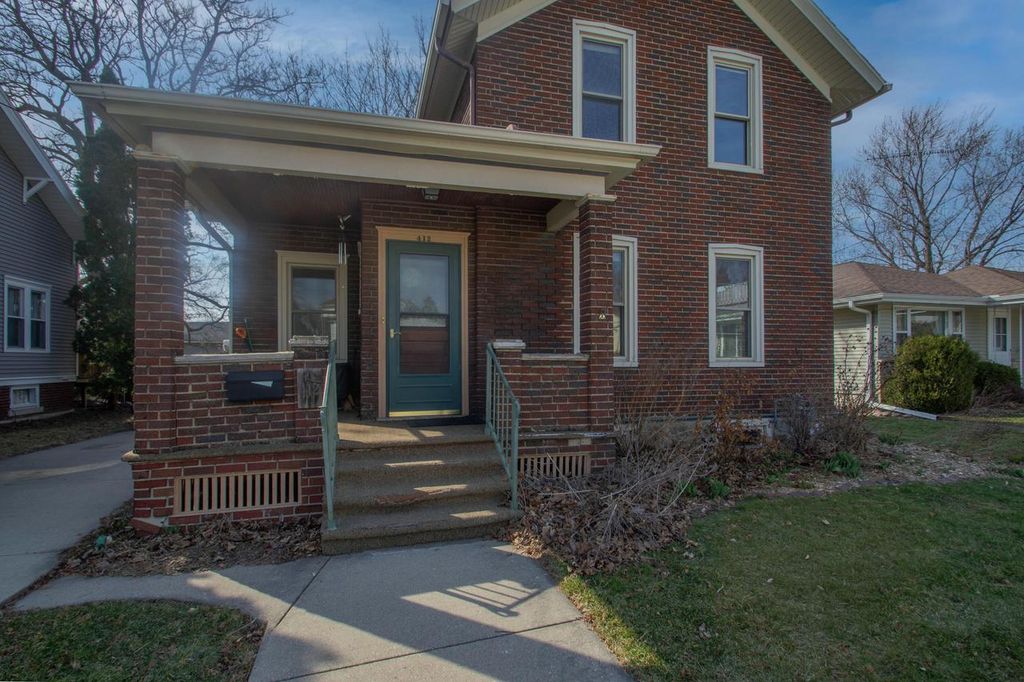 412 S 10th STREET, Watertown, WI 53094