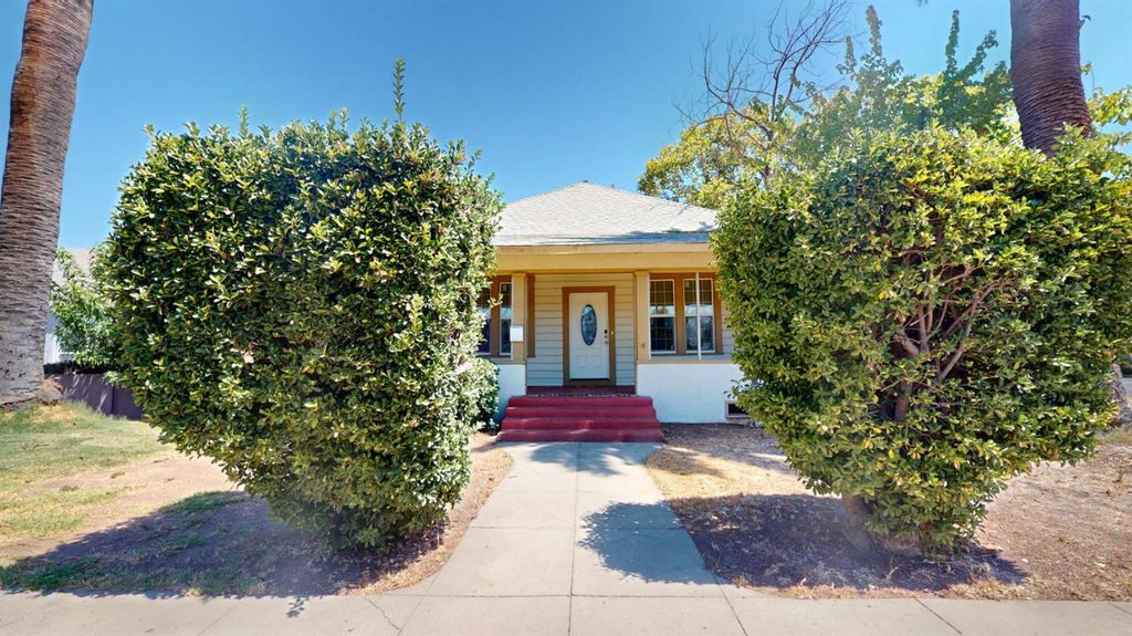 Image 3 of property listing at 125 S I Street, Madera, CA 93637