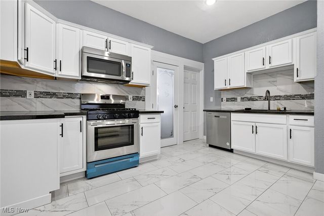 2202 E 100th Street, Cleveland, OH 44106