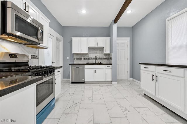 2202 E 100th Street, Cleveland, OH 44106