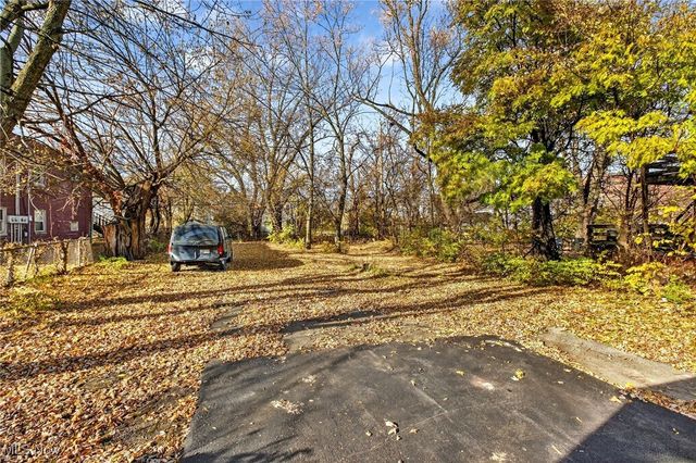 2202 E 100th Street, Cleveland, OH 44106