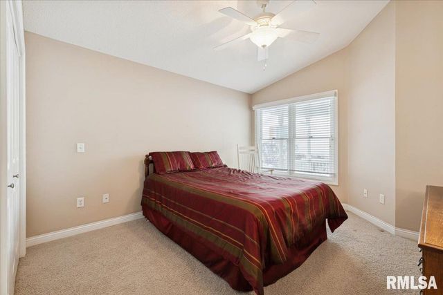 707 Wells Fargo Trail, Le Claire, IA 52753