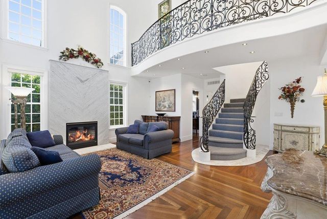 853 Riverside Drive, San Jose, CA 95125