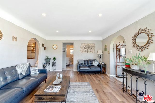 11316 Sunshine Terrace, Studio City, CA 91604