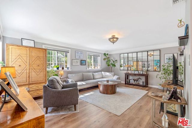 11316 Sunshine Terrace, Studio City, CA 91604