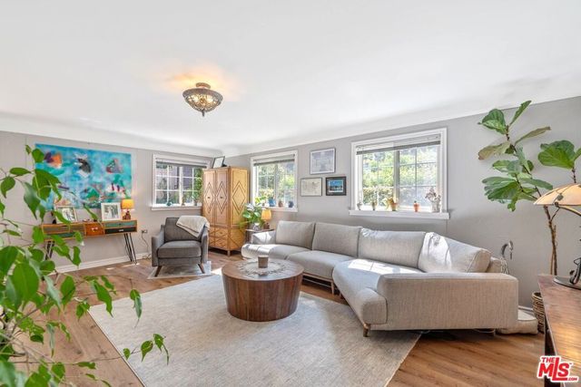 11316 Sunshine Terrace, Studio City, CA 91604