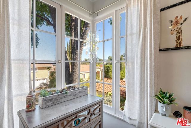 11316 Sunshine Terrace, Studio City, CA 91604