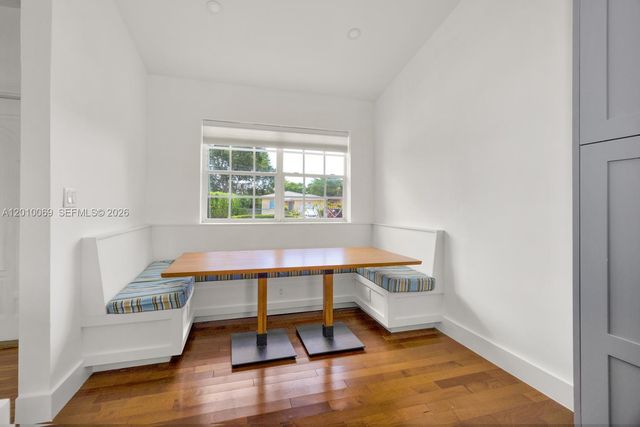 6065 N Waterway Dr, Miami, FL 33155