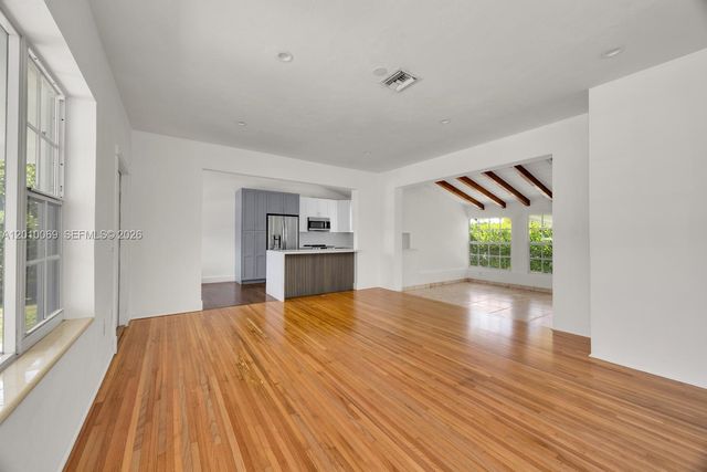 6065 N Waterway Dr, Miami, FL 33155