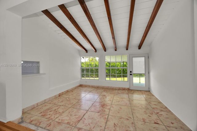 6065 N Waterway Dr, Miami, FL 33155