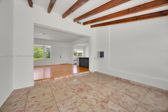 6065 N Waterway Dr, Miami, FL 33155