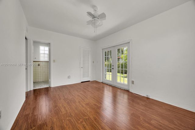 6065 N Waterway Dr, Miami, FL 33155