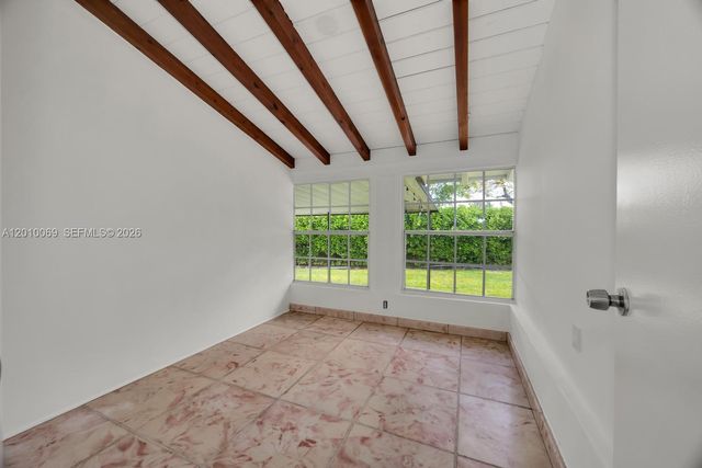 6065 N Waterway Dr, Miami, FL 33155