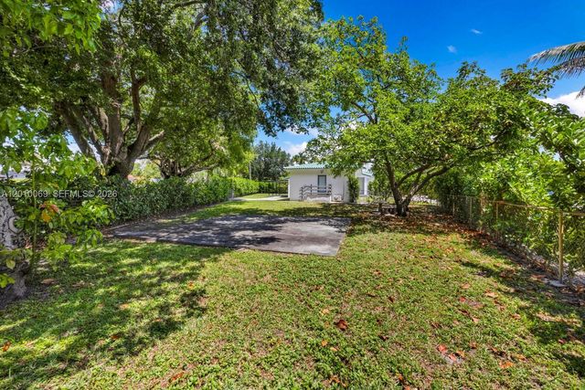 6065 N Waterway Dr, Miami, FL 33155