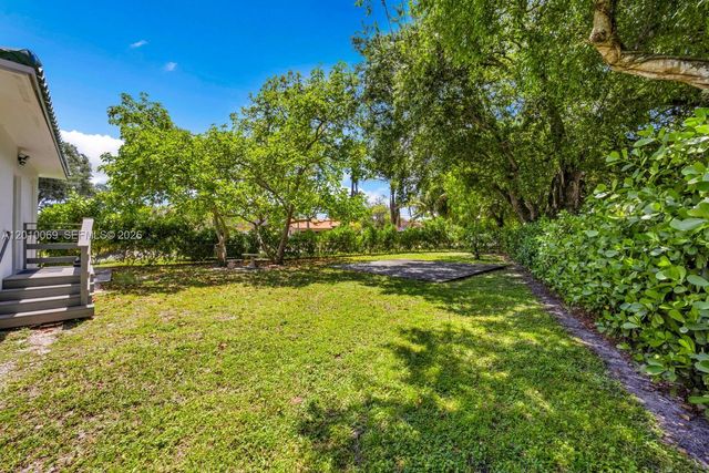 6065 N Waterway Dr, Miami, FL 33155