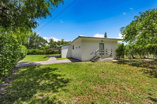 6065 N Waterway Dr, Miami, FL 33155