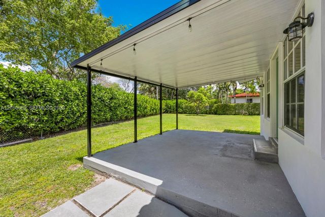 6065 N Waterway Dr, Miami, FL 33155