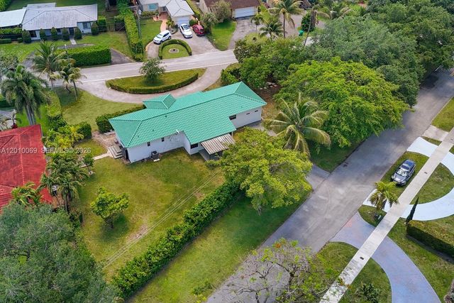 6065 N Waterway Dr, Miami, FL 33155