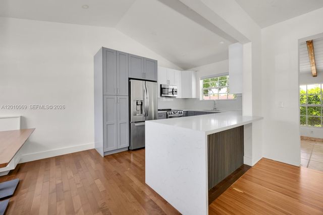 6065 N Waterway Dr, Miami, FL 33155