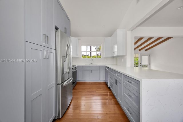 6065 N Waterway Dr, Miami, FL 33155