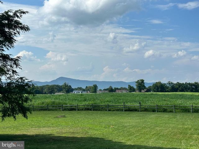 5 EDEN RD, Luray, VA 22835